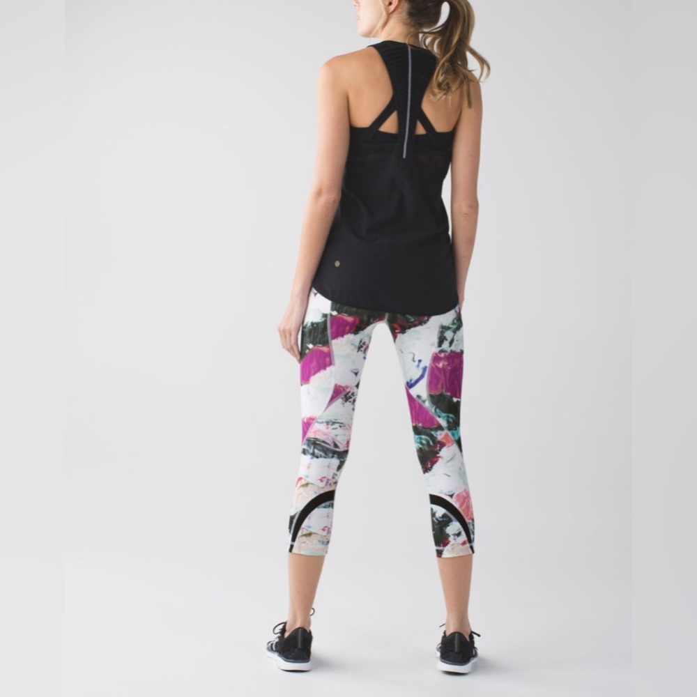 Lululemon Run: Inspire Crop II *All Full-On Luxtreme Pigment Wave Multi Size 6